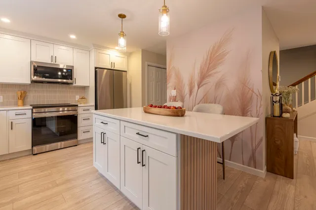 $570,000 | 16 Laurel Court, Nashua, NH 03062