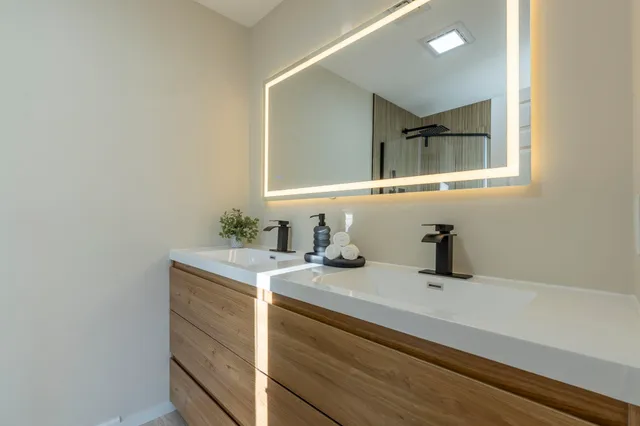 $570,000 | 16 Laurel Court, Nashua, NH 03062