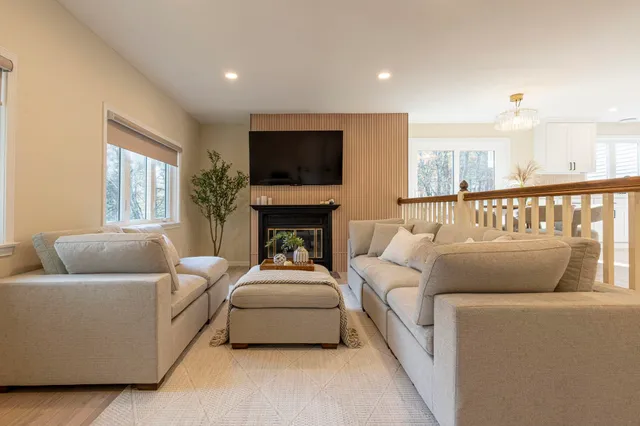 $570,000 | 16 Laurel Court, Nashua, NH 03062