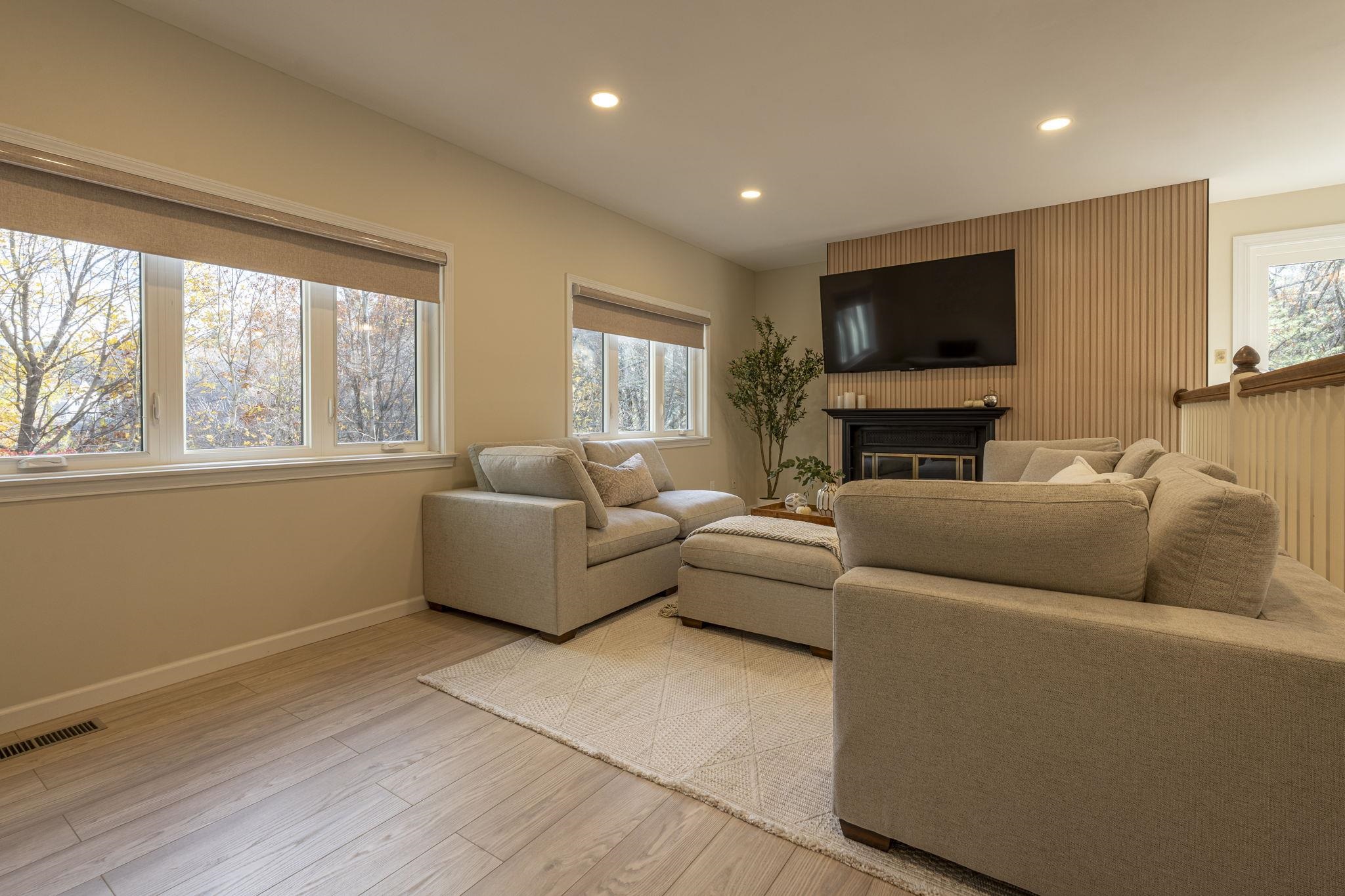 16 Laurel Court Nashua, NH 03062 - Photo 9 of 60