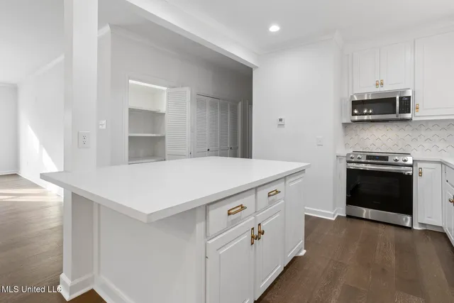 $399,999 | 420 St Andrews Drive, Unit B23, Jackson, MS 39211