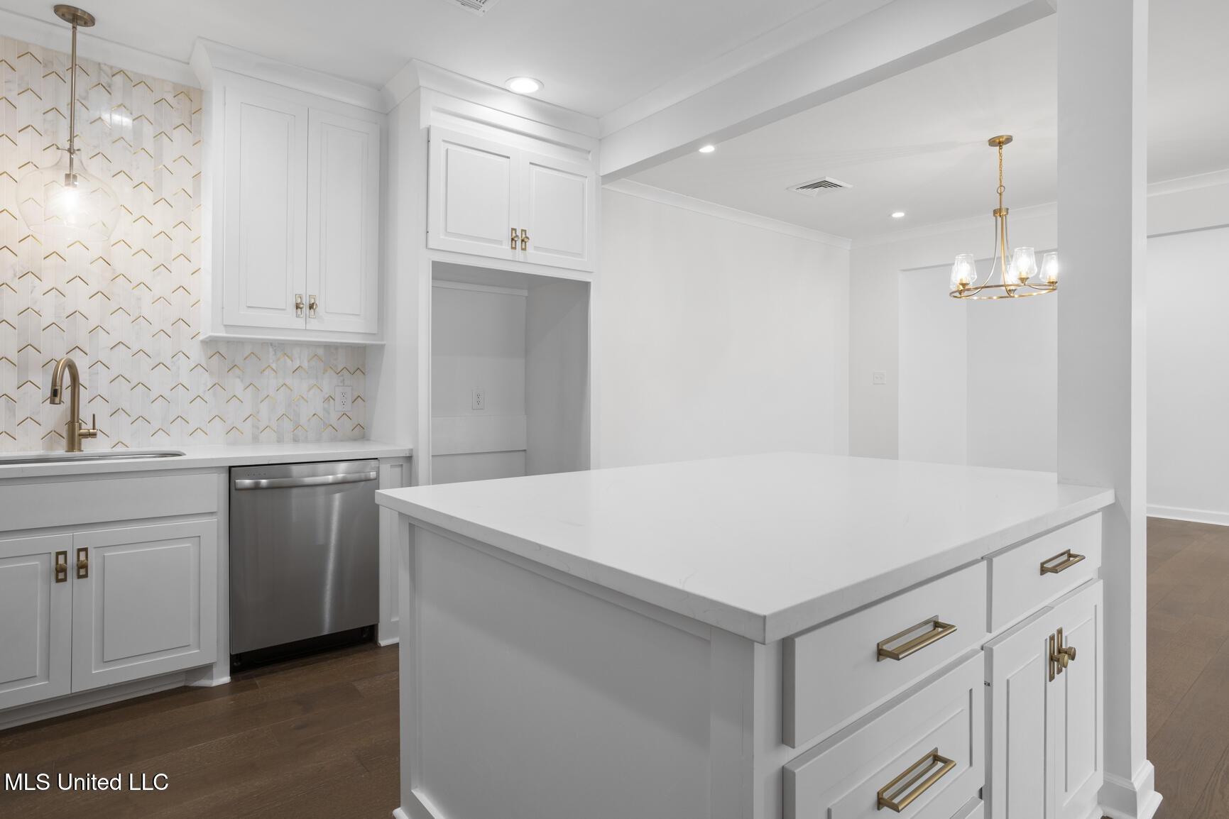 420 St Andrews Drive, Unit B23 Jackson, MS 39211 - Photo 2 of 38 420 St Andrews B2-3-13