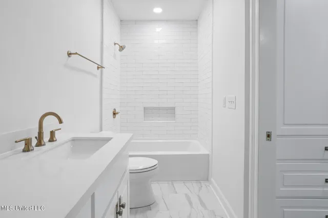 $399,999 | 420 St Andrews Drive, Unit B23, Jackson, MS 39211