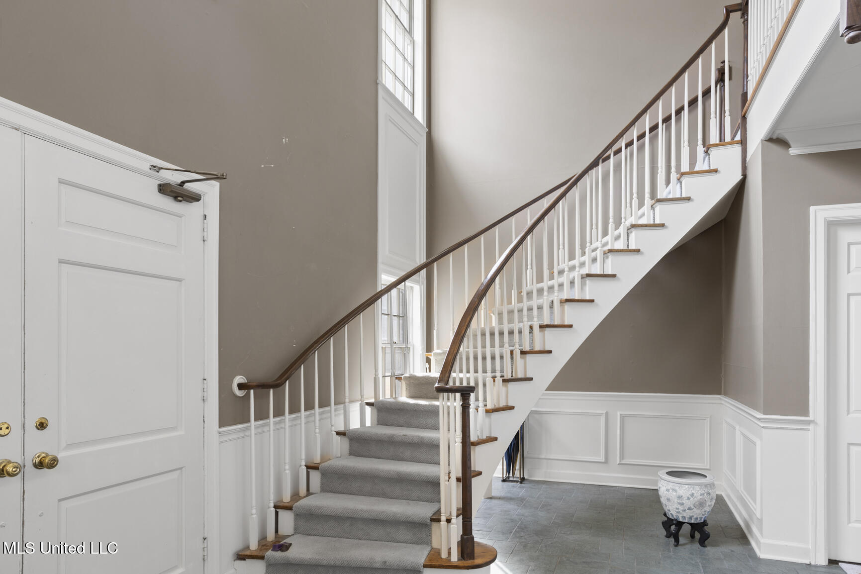 420 St Andrews Drive, Unit B23 Jackson, MS 39211 - Photo 35 of 38 420 St Andrews B2-3-5