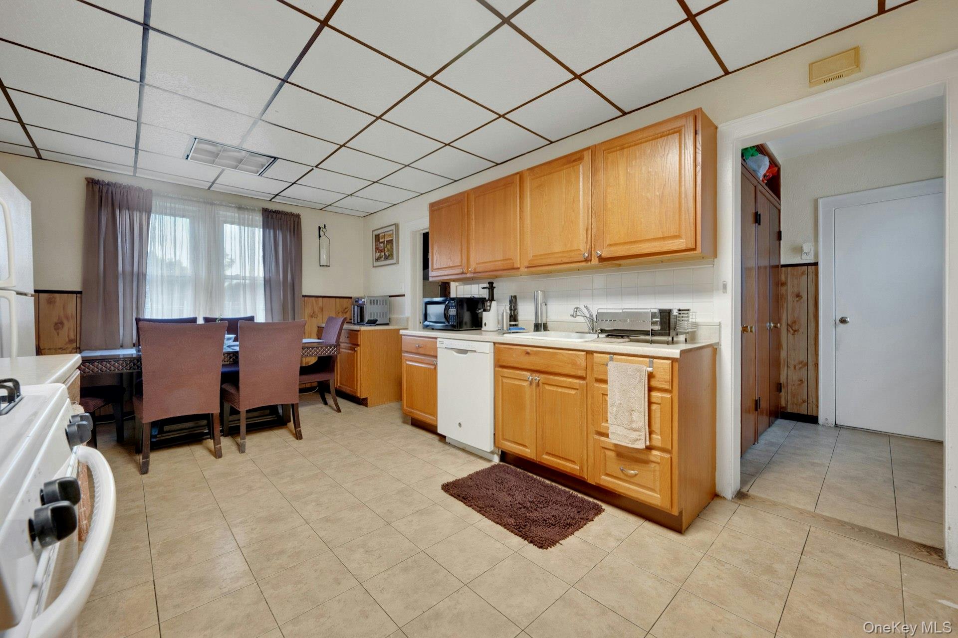 26 4th Street New Rochelle, NY 10801 - Photo 15 of 26 Third Floor Kitchen