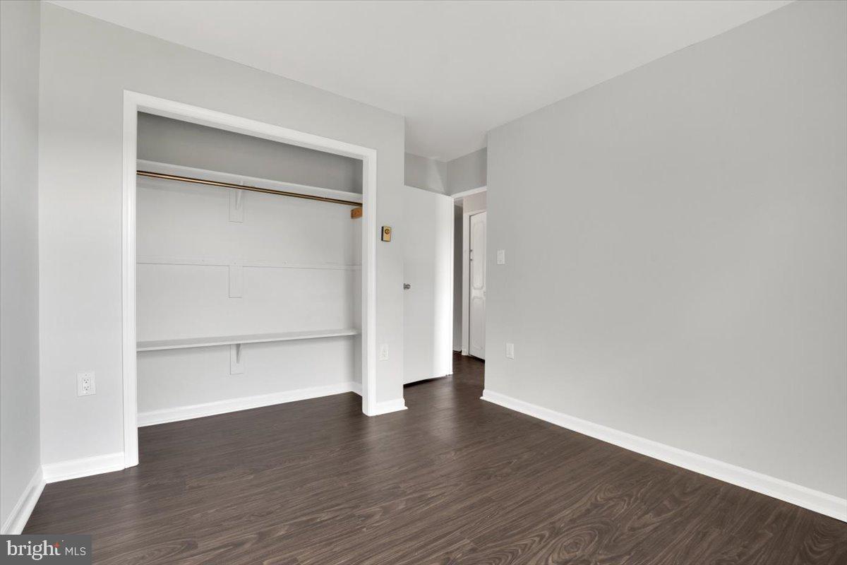 726 Colonial Avenue Sterling, VA 20164 - Photo 17 of 27 Bedroom 2