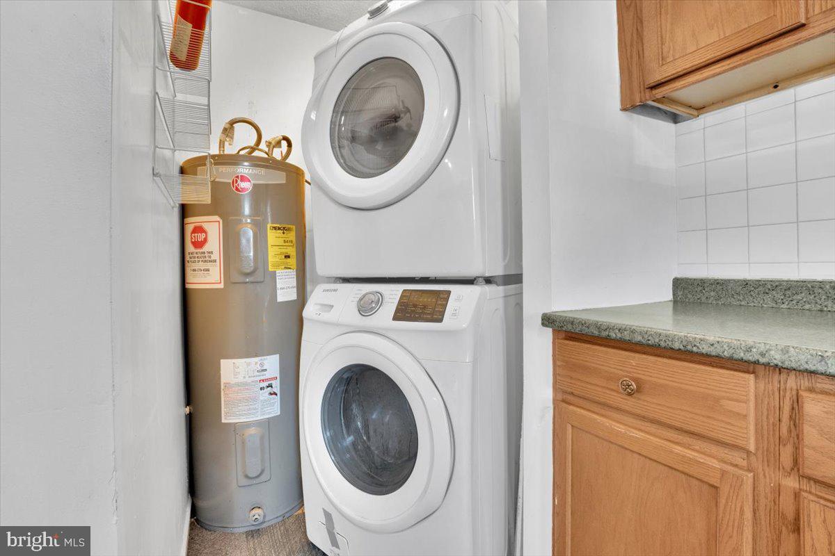 726 Colonial Avenue Sterling, VA 20164 - Photo 24 of 27 Laundry