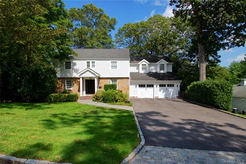$2,499,000 | 39 Squirrel Hill Road, East Hills, NY 11577