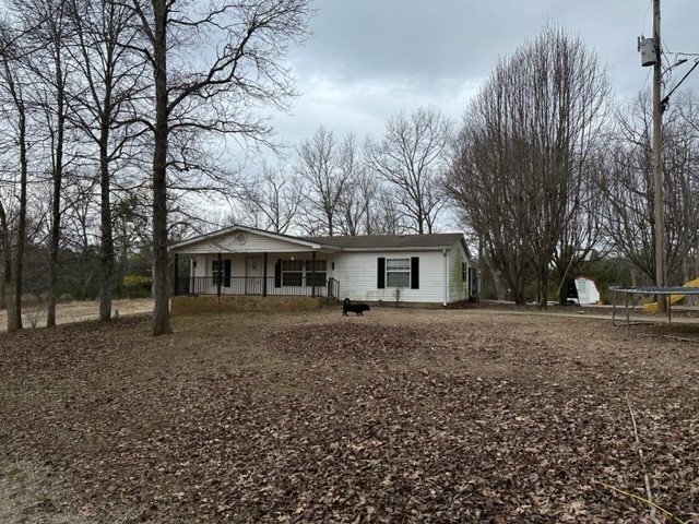 3576 Mahaley Road Chapel Hill, TN 37034 - Photo 3 of 15 a front view of a house with a yard
