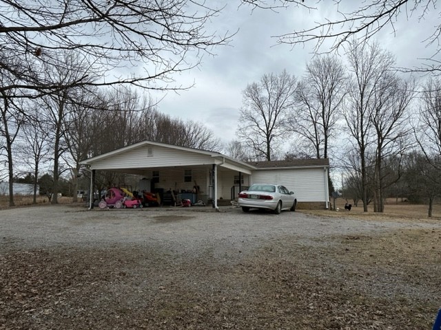 3576 Mahaley Road Chapel Hill, TN 37034 - Photo 4 of 15 a view of a house with a yard and sitting area