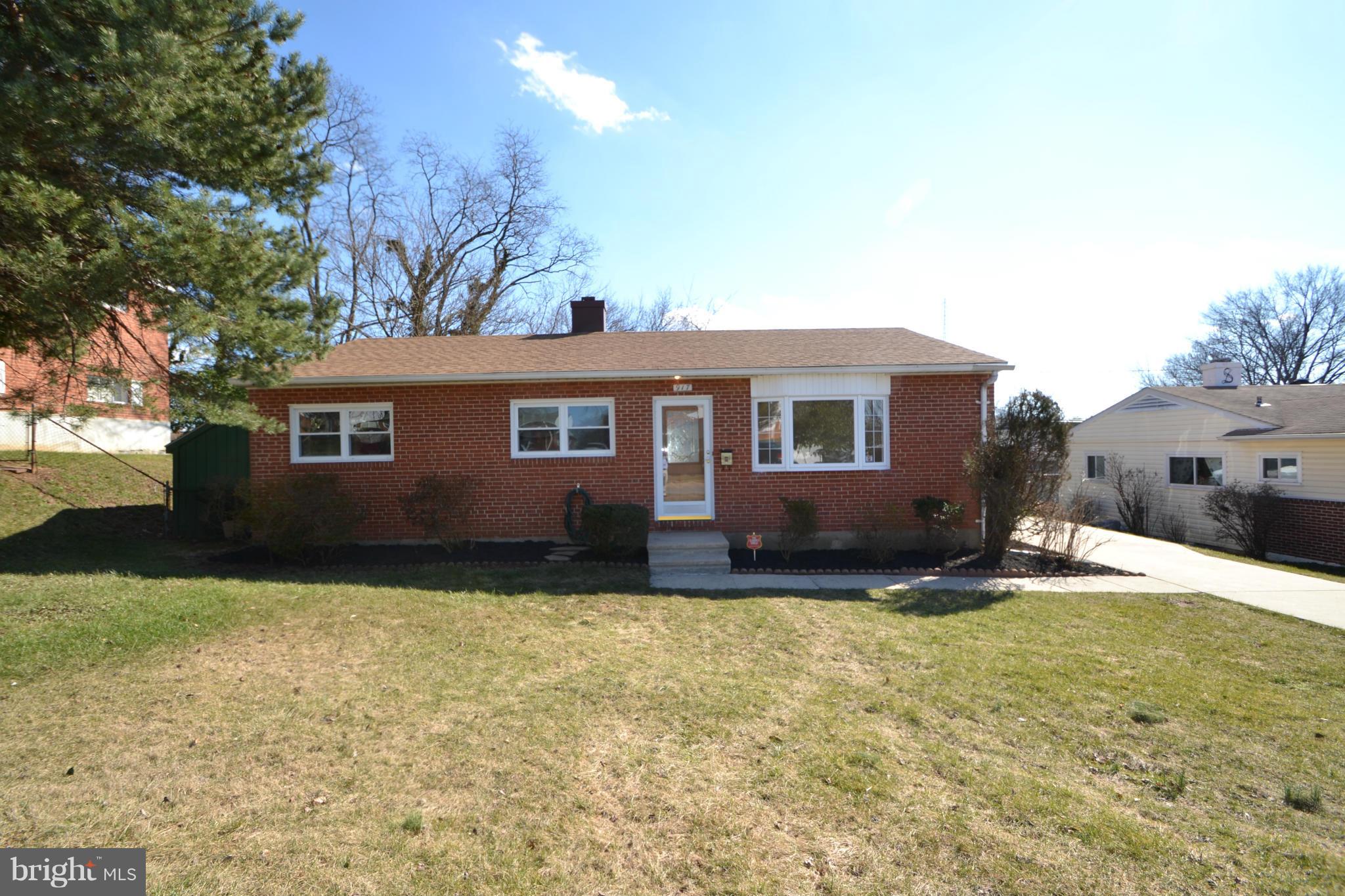 917 Vanderwood Road Catonsville, MD 21228 - Photo 1 of 18 Exterior (Front)
