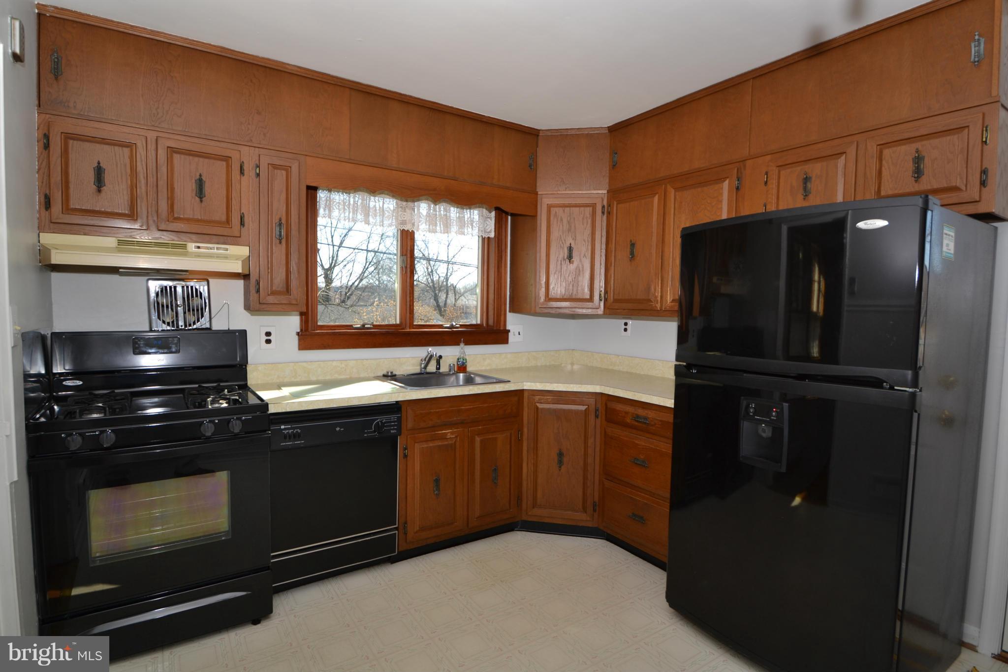 917 Vanderwood Road Catonsville, MD 21228 - Photo 4 of 18 Kitchen