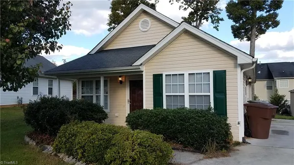 $1,595 | 6015 White Chapel Way, Greensboro, NC 27405
