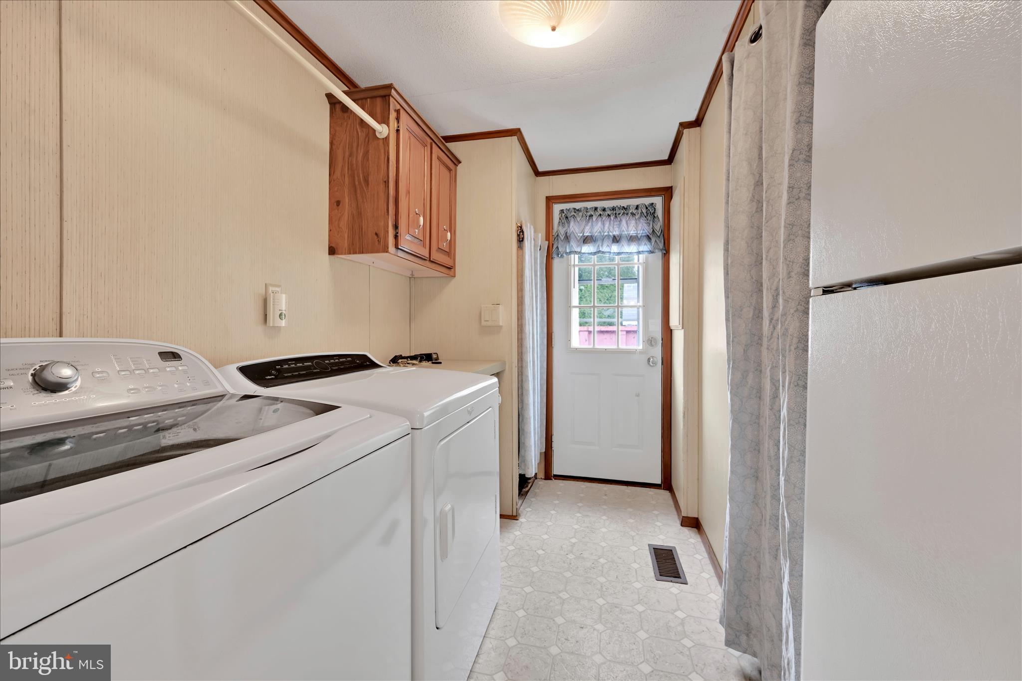 1076 Stouchsburg Road Richland, PA 17087 - Photo 33 of 45 Laundry Area