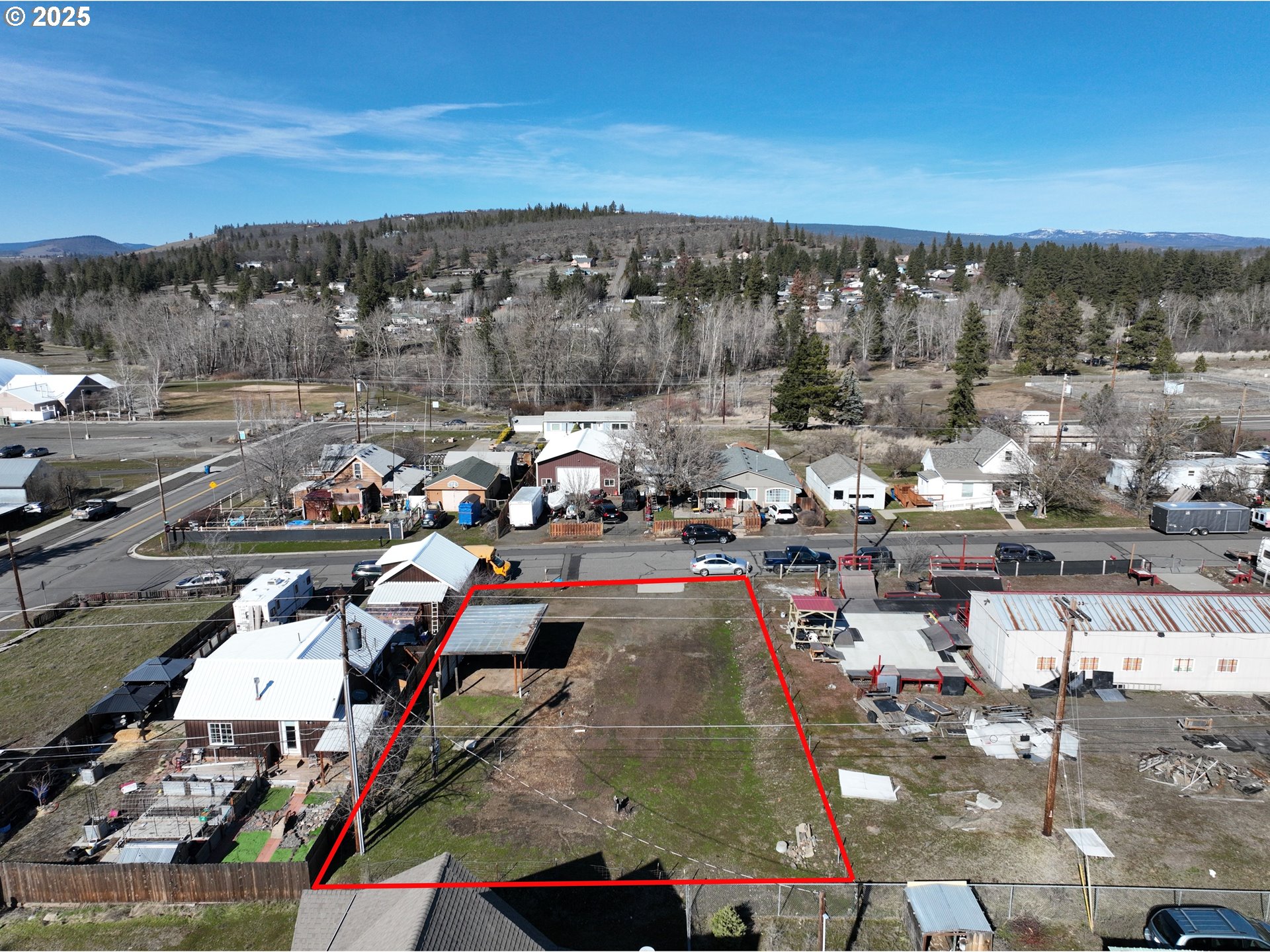 610 Northeast 2nd Street Goldendale, WA 98620 - Photo 12 of 13 a view of a city