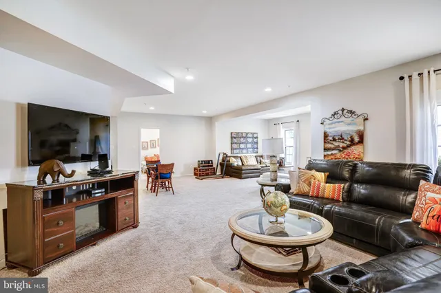 $764,900 | 2706 Sir Michael Place, Lanham, MD 20706