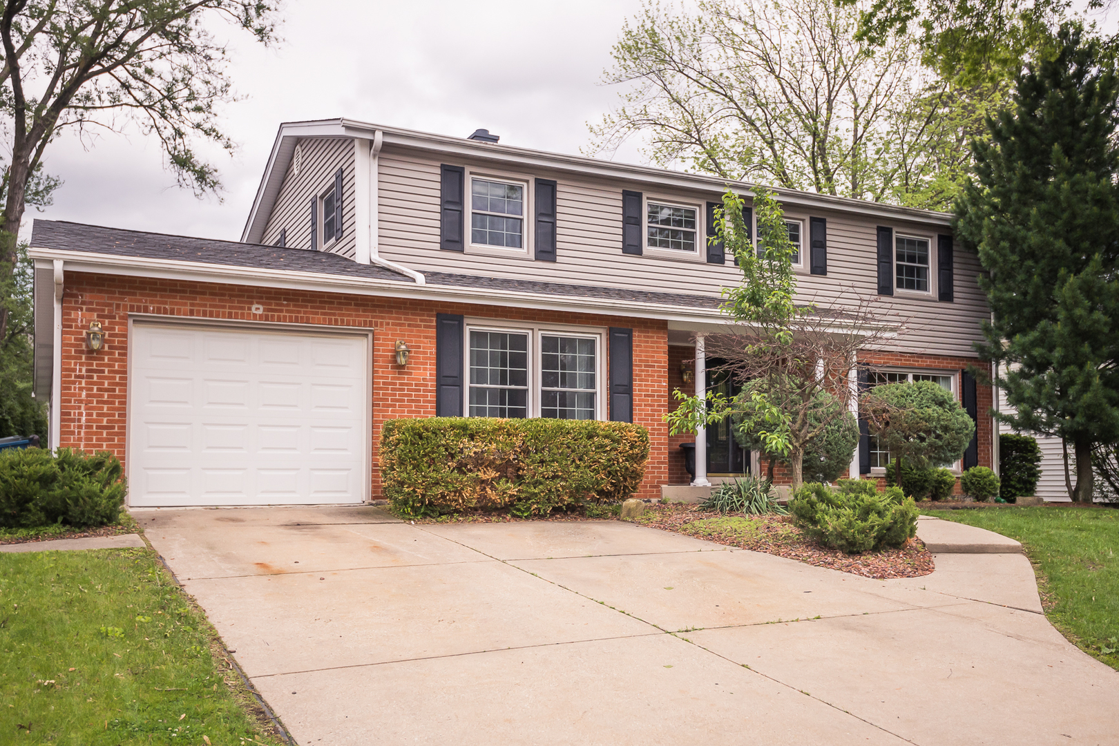 front view of house with a yard