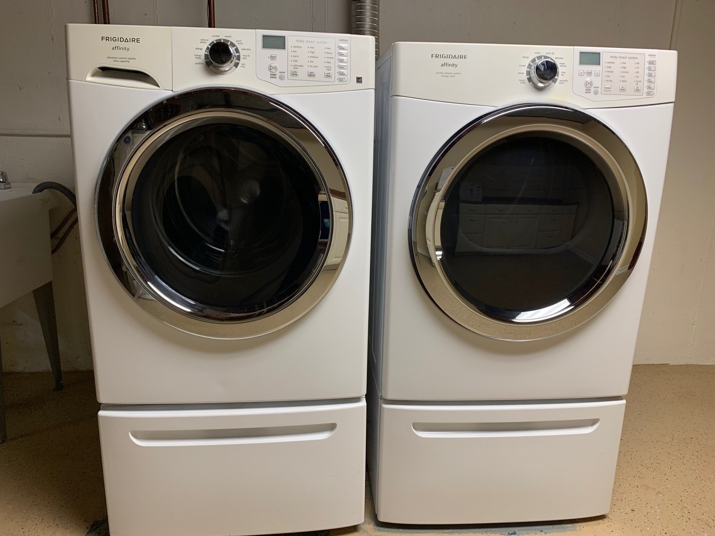 227 Country Club Drive Addison, IL 60101 - Photo 34 of 39 a utility room with dryer and washer