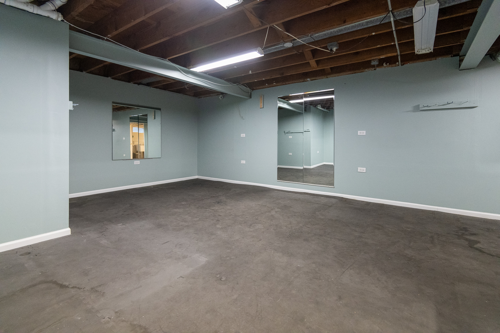 227 Country Club Drive Addison, IL 60101 - Photo 36 of 39 a view of an empty room