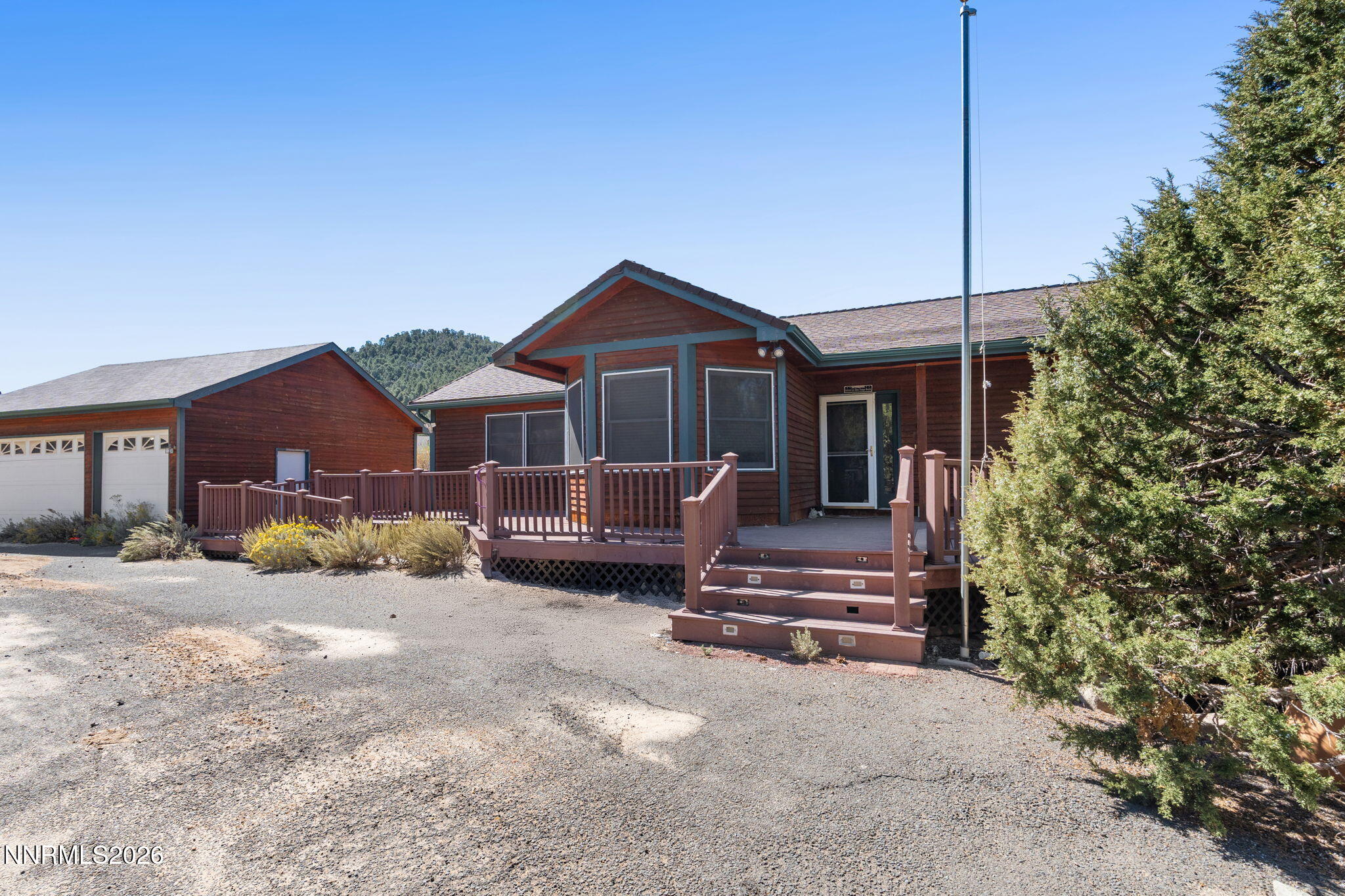 21361 Crestview Road Reno, NV 89521 - Photo 5 of 36 Front Entry Approach