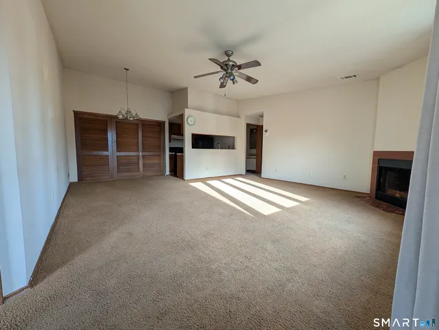 $2,100 | 17 Little Oak Lane, Unit 17, Rocky Hill, CT 06067