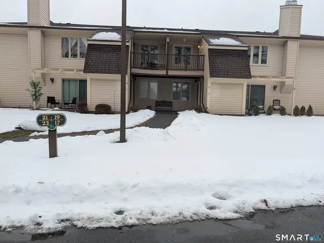 $2,100 | 17 Little Oak Lane, Unit 17, Rocky Hill, CT 06067