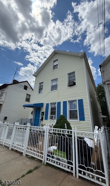 40 Smith Street Elizabeth, NJ 07201 - Photo 2 of 3