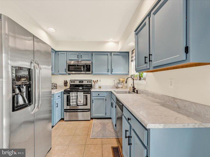 3704 Foxford Stream Road Baltimore, MD 21236 - Photo 12 of 32 kitchen with updated appliances
