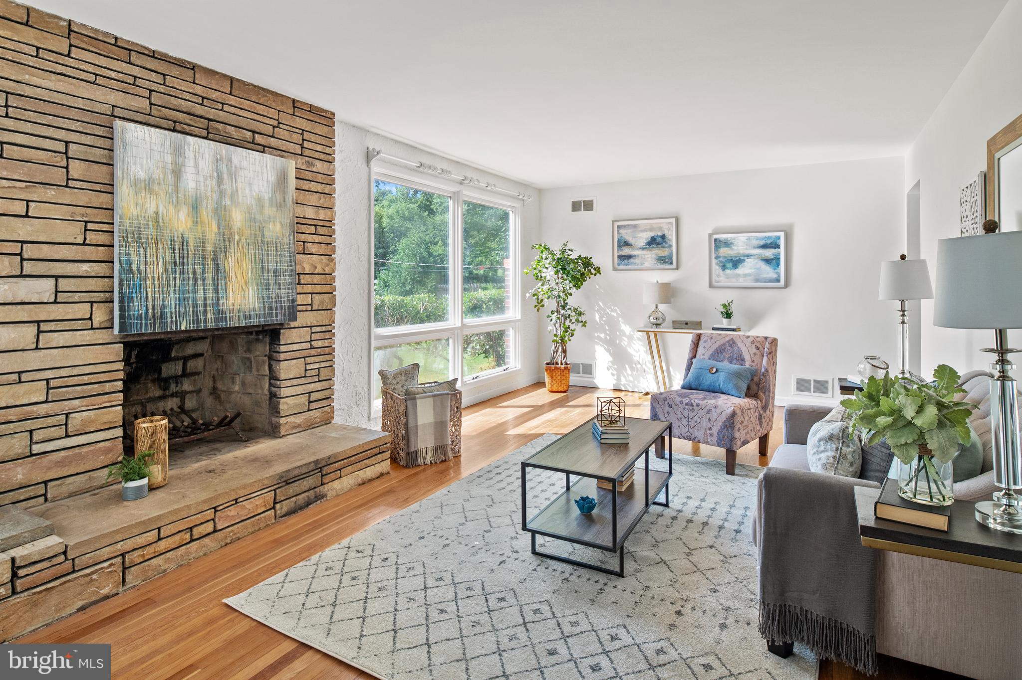 10803 Ashfield Road Adelphi, MD 20783 - Photo 10 of 56 Living Room