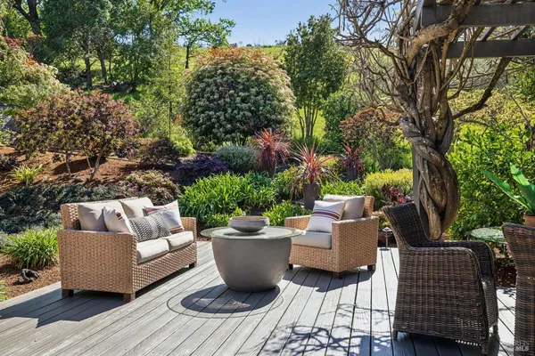 $1,900,000 | 861 Del Ganado Road, San Rafael, CA 94903