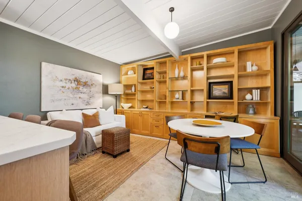 $1,900,000 | 861 Del Ganado Road, San Rafael, CA 94903