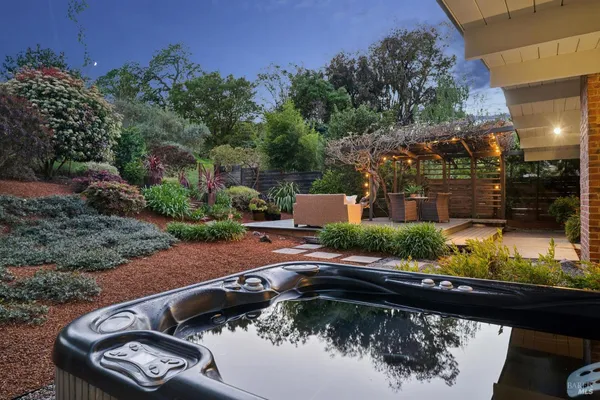 $1,900,000 | 861 Del Ganado Road, San Rafael, CA 94903