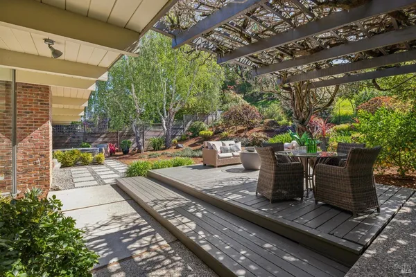 $1,900,000 | 861 Del Ganado Road, San Rafael, CA 94903