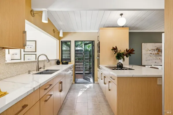 $1,900,000 | 861 Del Ganado Road, San Rafael, CA 94903