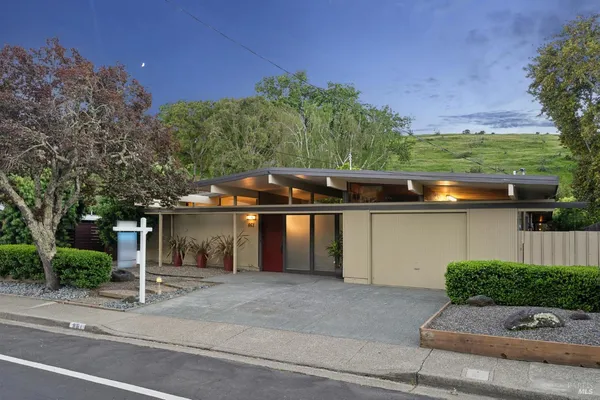 $1,900,000 | 861 Del Ganado Road, San Rafael, CA 94903