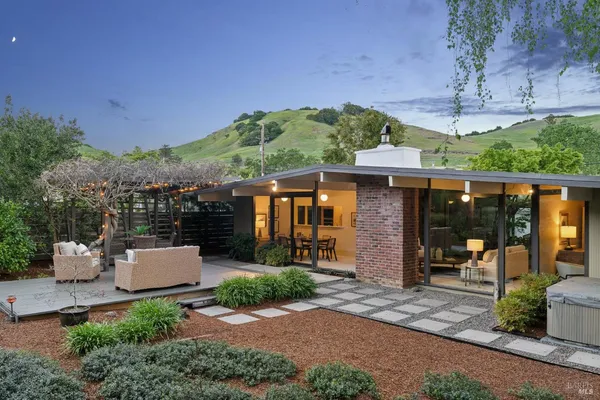 $1,900,000 | 861 Del Ganado Road, San Rafael, CA 94903