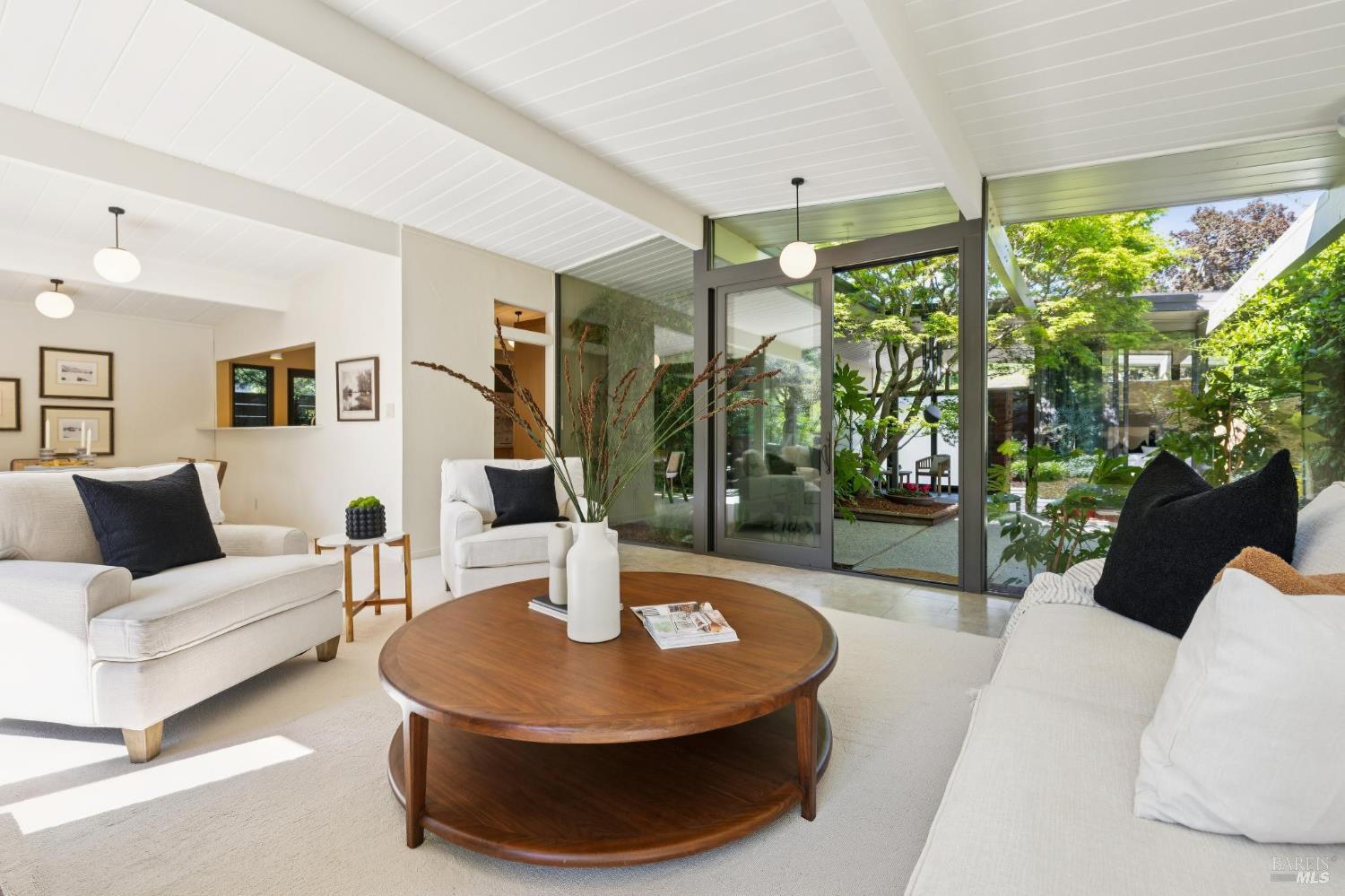 861 Del Ganado Road San Rafael, CA 94903 - Photo 7 of 56