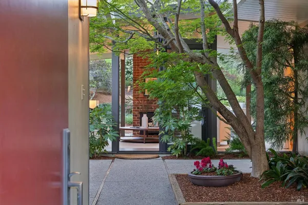 $1,900,000 | 861 Del Ganado Road, San Rafael, CA 94903