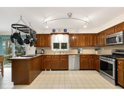 11 Hood Road Tewksbury, MA 01876 - Photo 7 of 28 Gallery Image 7