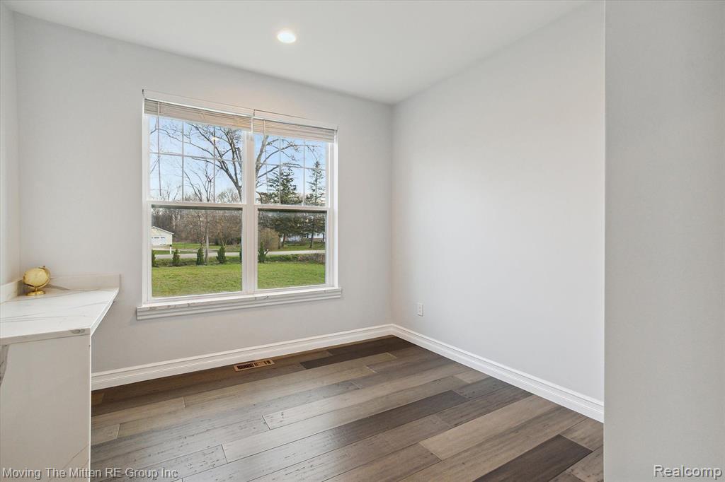 48035 Willis Road Belleville, MI 48111 - Photo 31 of 54