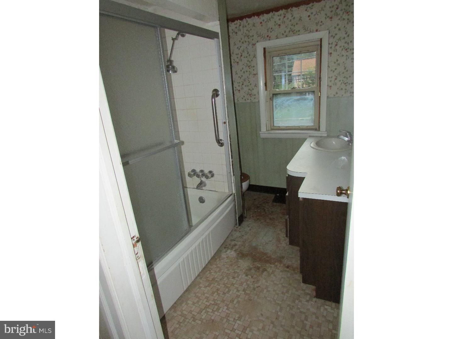 866 Ivyland Road Warminster, PA 18974 - Photo 13 of 20 Bathroom