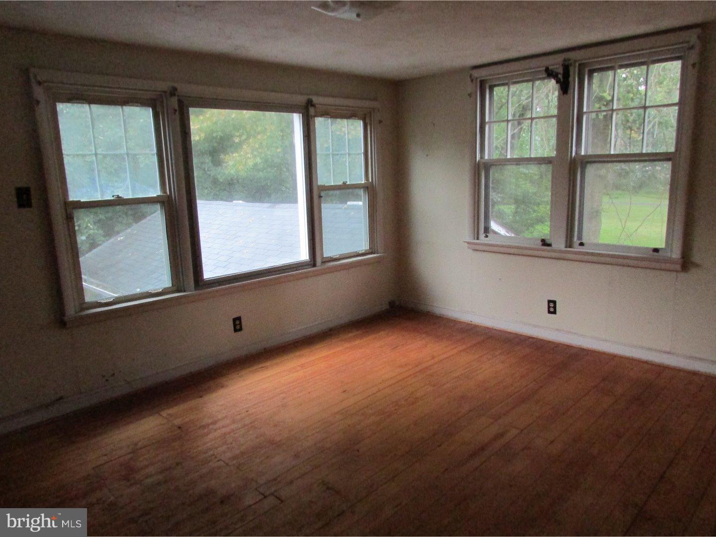 866 Ivyland Road Warminster, PA 18974 - Photo 15 of 20 Bedroom - Main