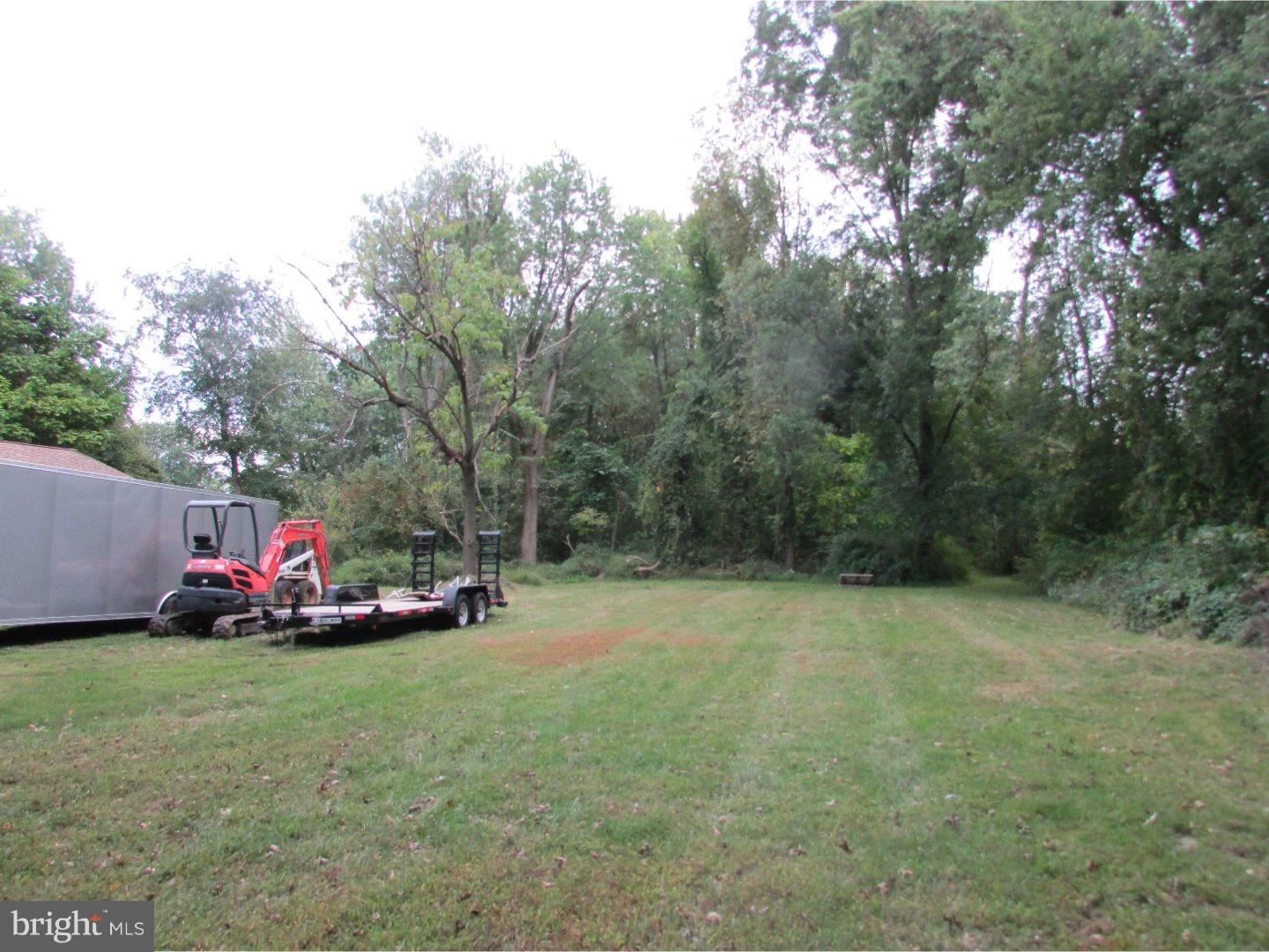 866 Ivyland Road Warminster, PA 18974 - Photo 18 of 20 Back Yard