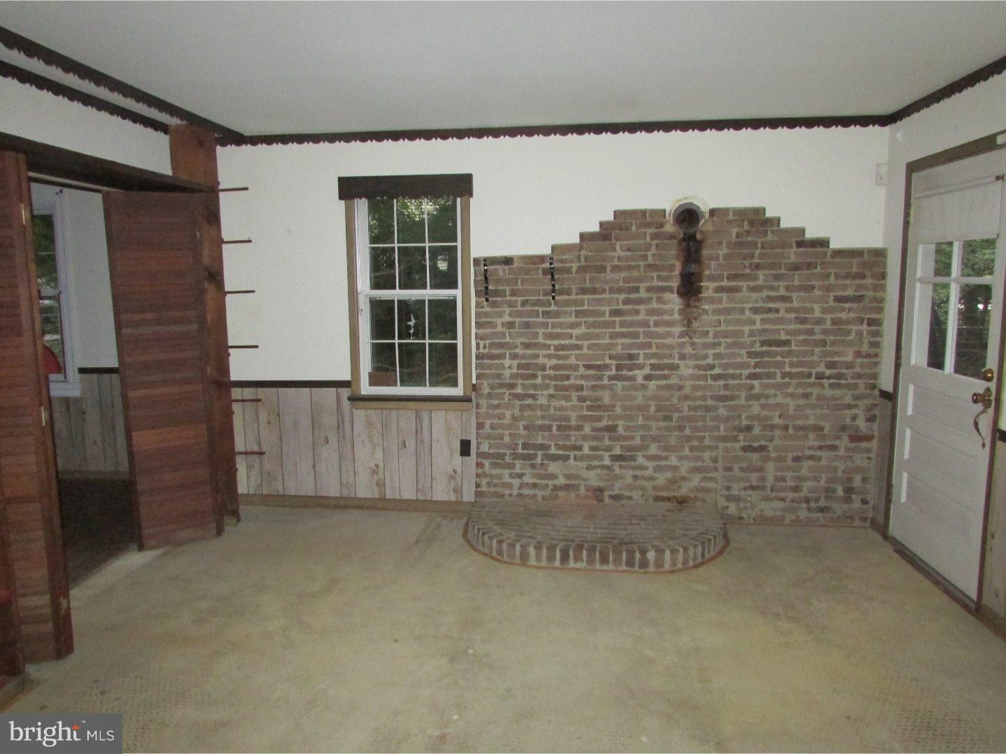 866 Ivyland Road Warminster, PA 18974 - Photo 5 of 20 Family Room