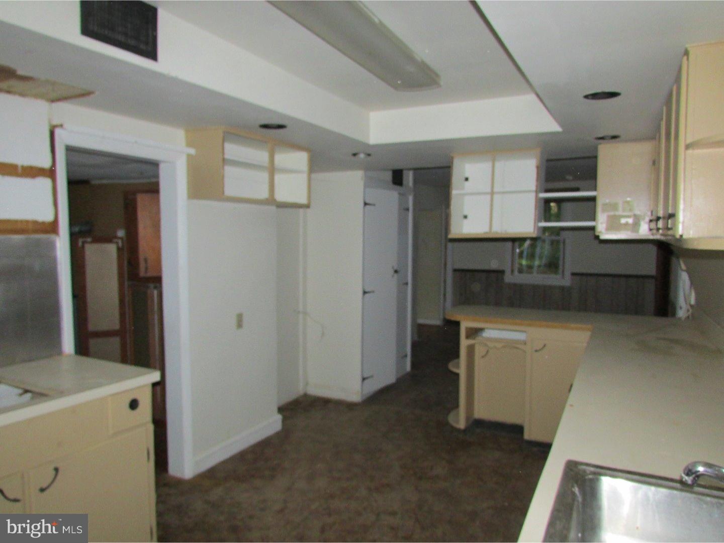866 Ivyland Road Warminster, PA 18974 - Photo 8 of 20 Kitchen