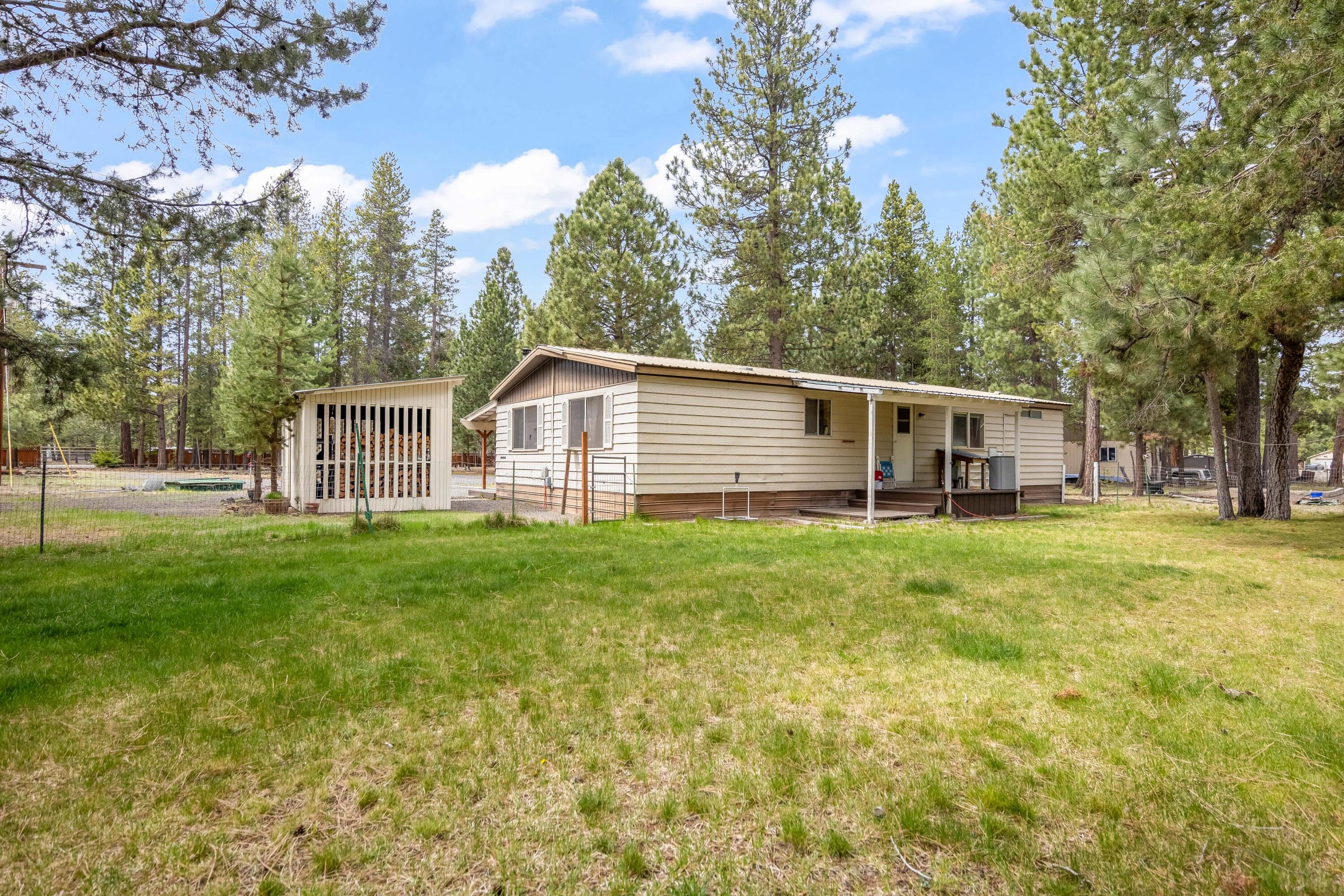52851 Wayside Loop La Pine, OR 97739 - Photo 21 of 31 Backview