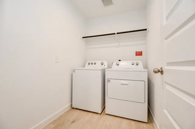 $2,250 | 31715 Hallington Hl Lane, Fulshear, TX 77441