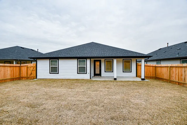 $2,250 | 31715 Hallington Hl Lane, Fulshear, TX 77441