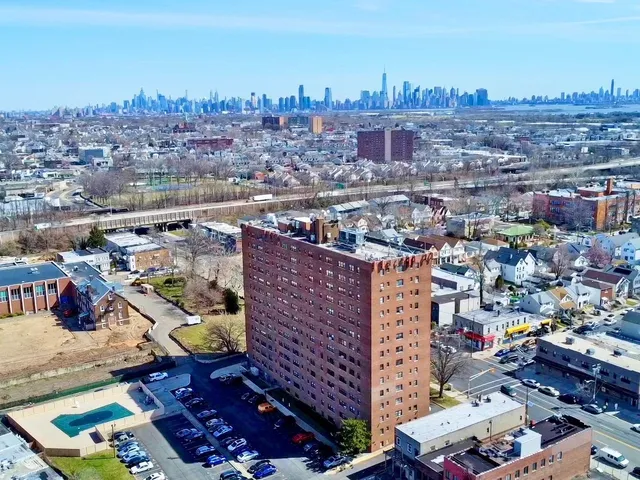 $189,000 | 1225 John F. Kennedy Boulevard, Unit 7C, Bayonne, NJ 07002