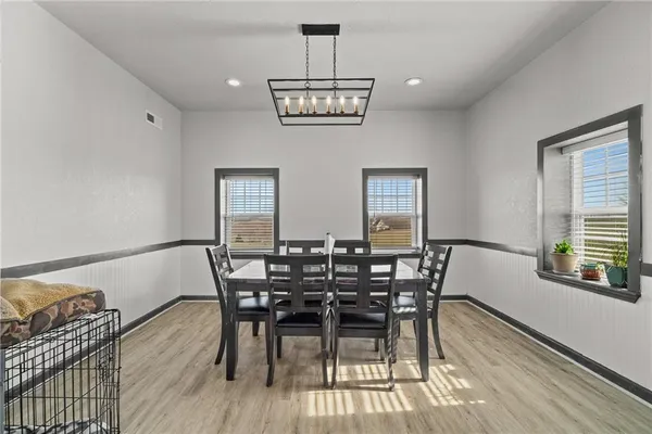 $525,000 | 9414 Greenton Road, Odessa, MO 64076